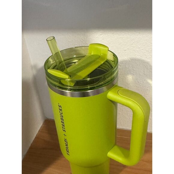 Starbucks x Stanley 2024 Philippines Exclusive Lime Green Tumbler 40 Oz. NWT - Picture 3 of 4
